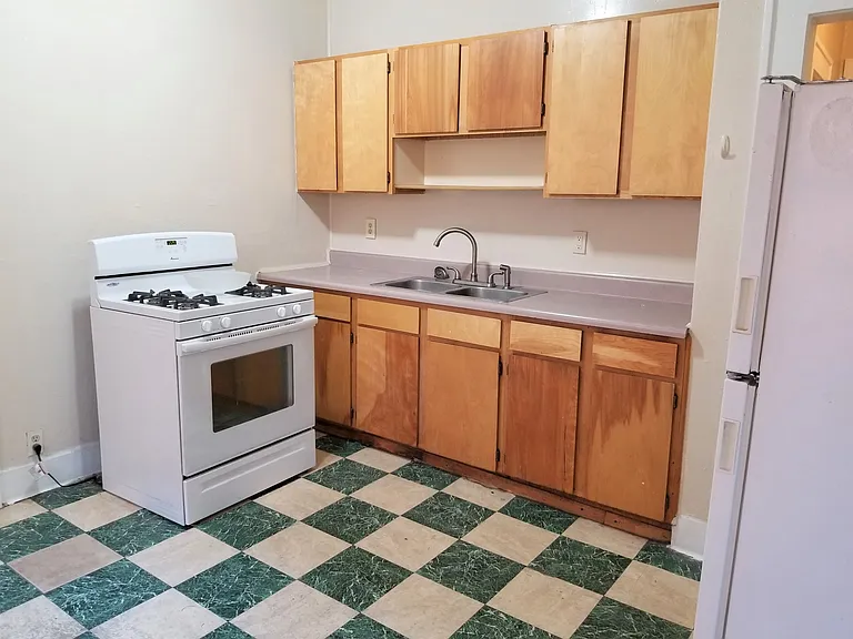 975 N Washington St #1 — Photo 6