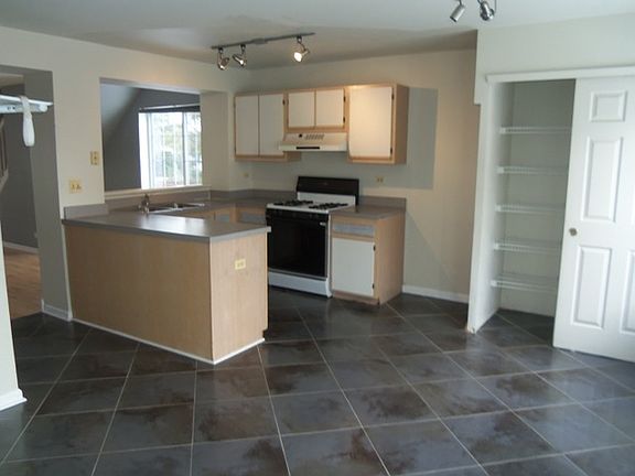 4th image of 6295 N Fremont Dr