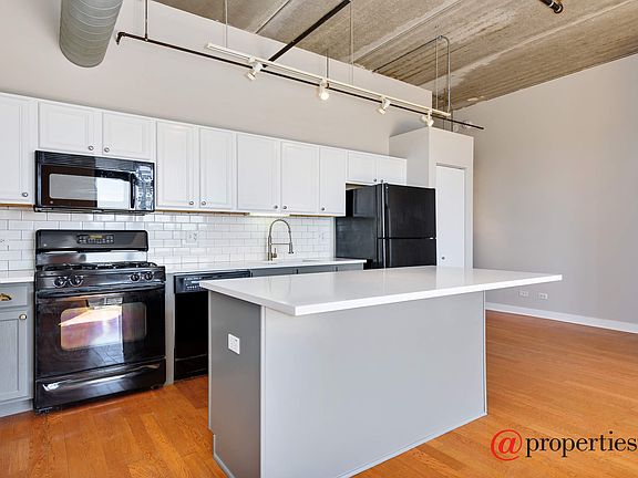 5th image of 833 W 15th Pl Unit 415