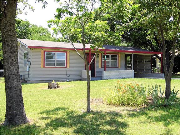 3rd image of 468 Pearce Dr