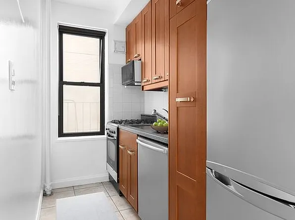 222 E 35th St APT 5F, Manhattan, NY 10016
