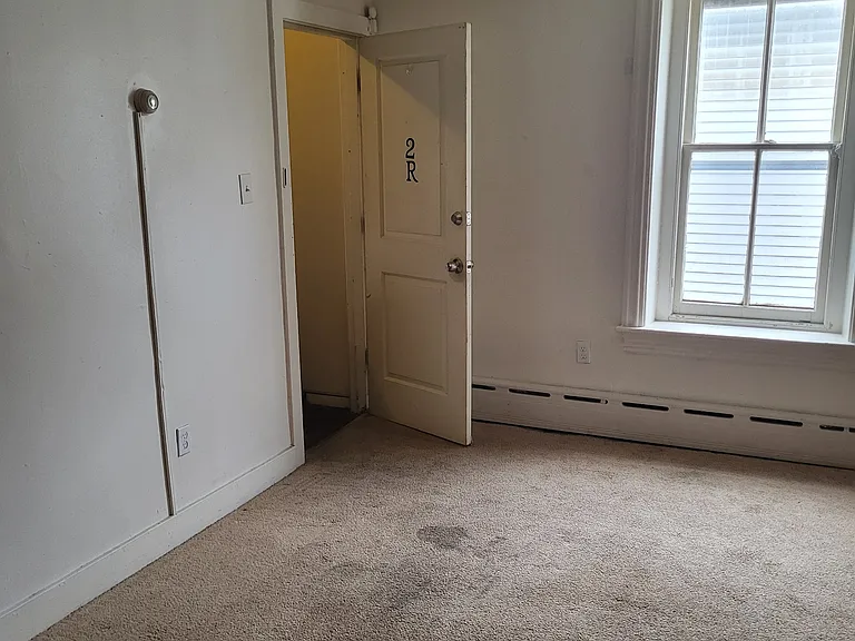29 2nd St #2R — Photo 3