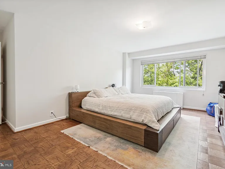 4201 Cathedral Ave NW #914W — Photo 17