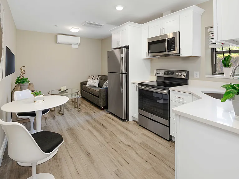 100 Broad St #4 — Photo 1