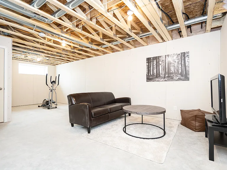 3813 Main St — Photo 32