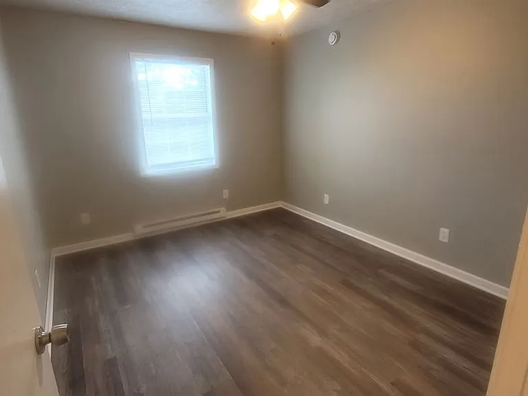 1422 Main St — Photo 16