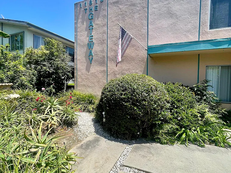 11818 Gateway Blvd #5B — Photo 20