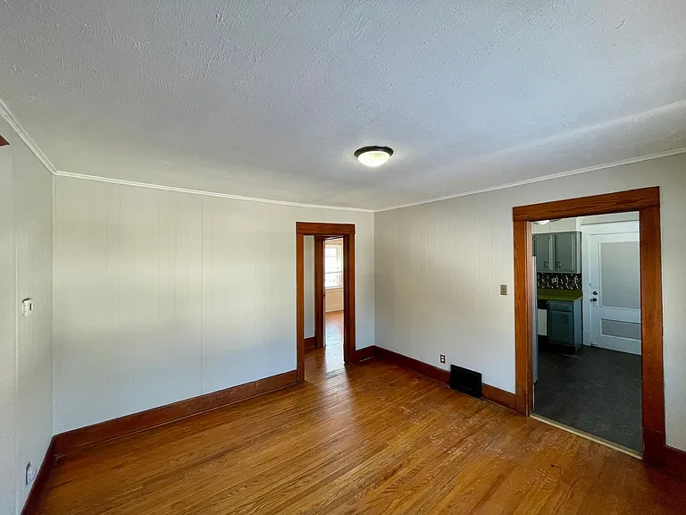 1501 S Spring St — Photo 11
