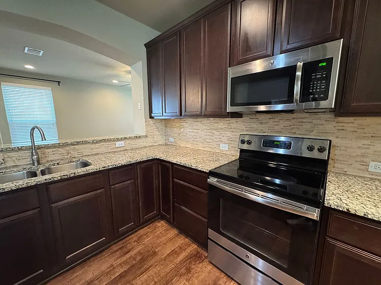 3309 Addison St — Photo 16