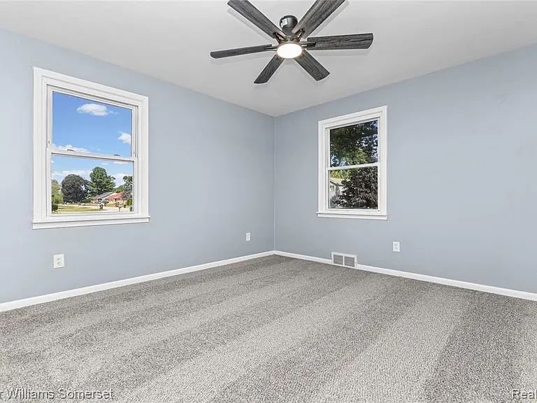 99 Tacoma Dr — Photo 17