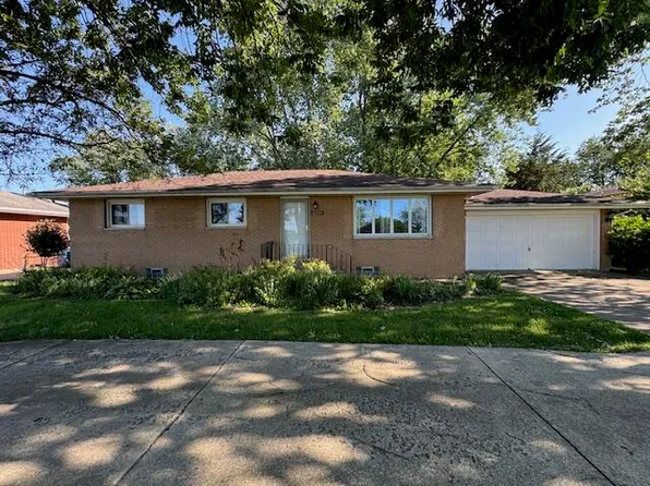 2201 W 93rd Ave, Crown Point, IN 46307