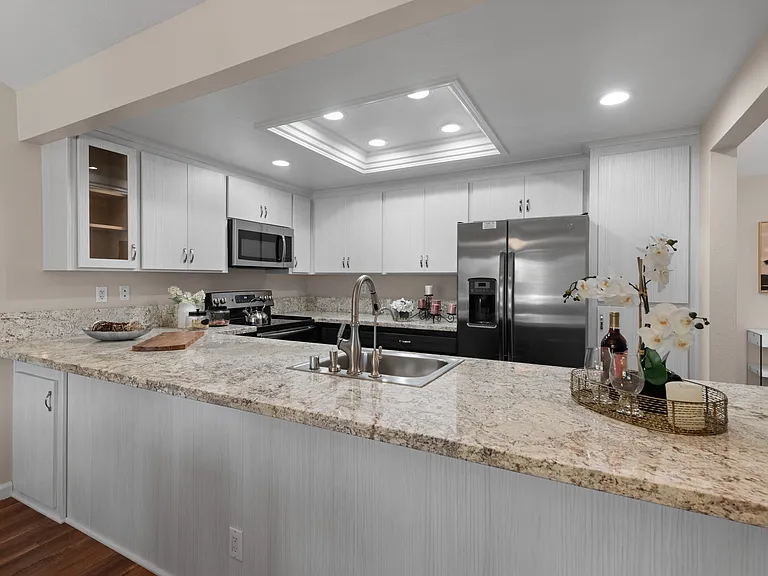 318 Lone Oak Dr — Photo 13