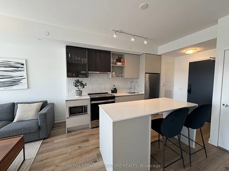 405 Dundas St N #429 — Photo 4