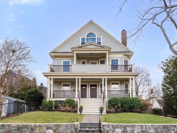 70 Arlington St #70, Newton, MA 02458
