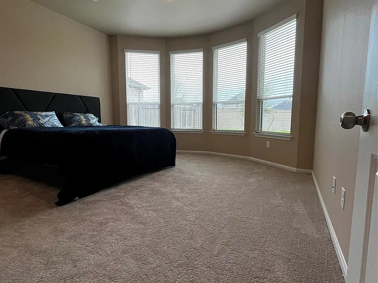 18206 Sonresa Way — Photo 10