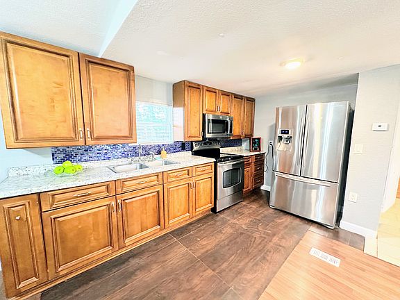 4th image of 4710 Alhambra Ave