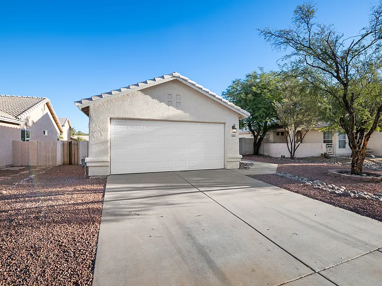 8594 N Cantora Way — Photo 2