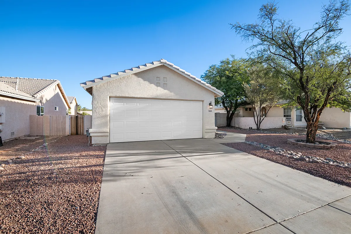 Building Photo - 8594 N Cantora Way