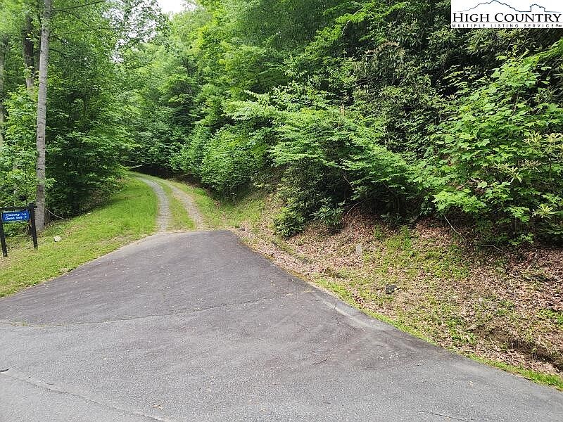 2nd image of 606 Pinnacle Ridge Road
