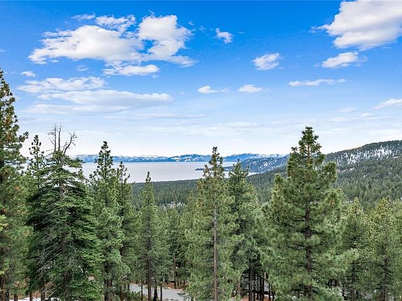 4th image of 739 Burgundy Rd