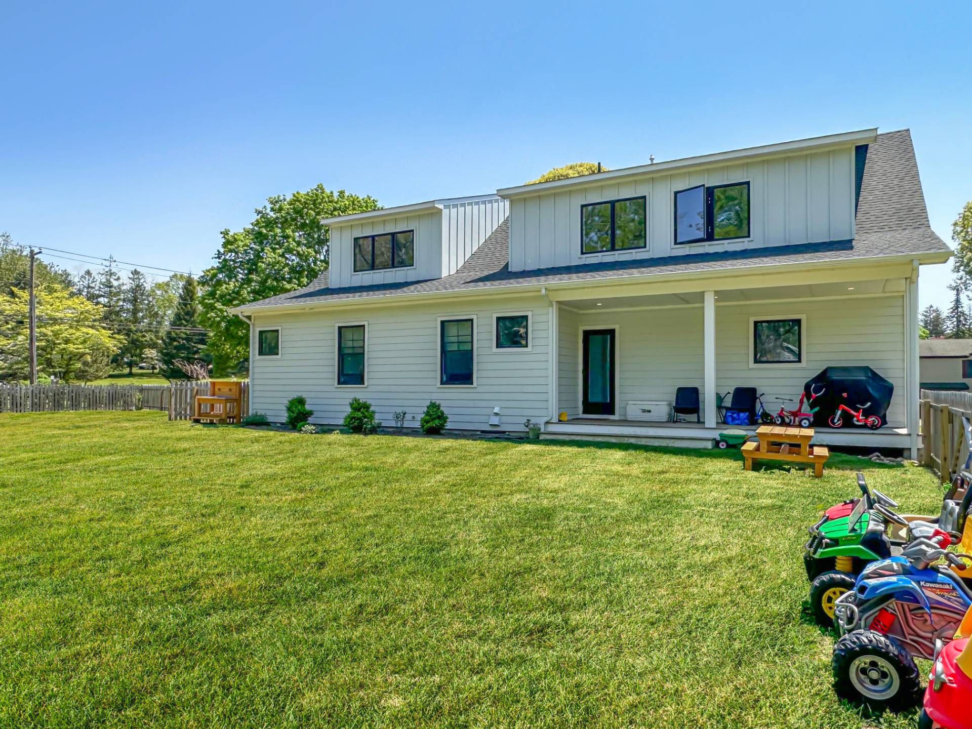 4 South Midway Rd, Shelter Island, NY 11964 Out East