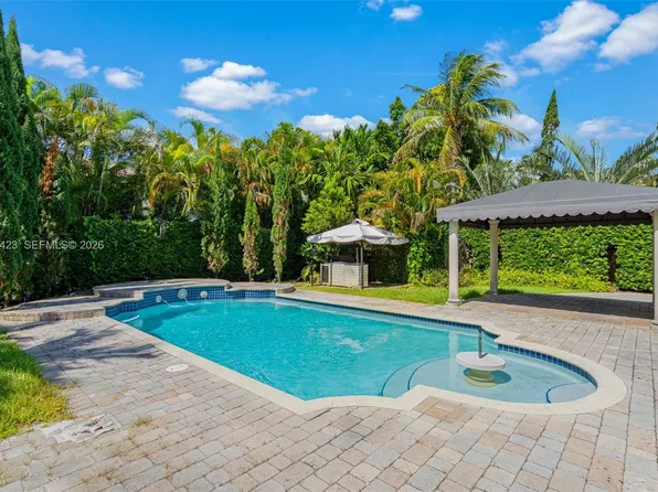 730 NE 116th St, Biscayne Park, FL 33161