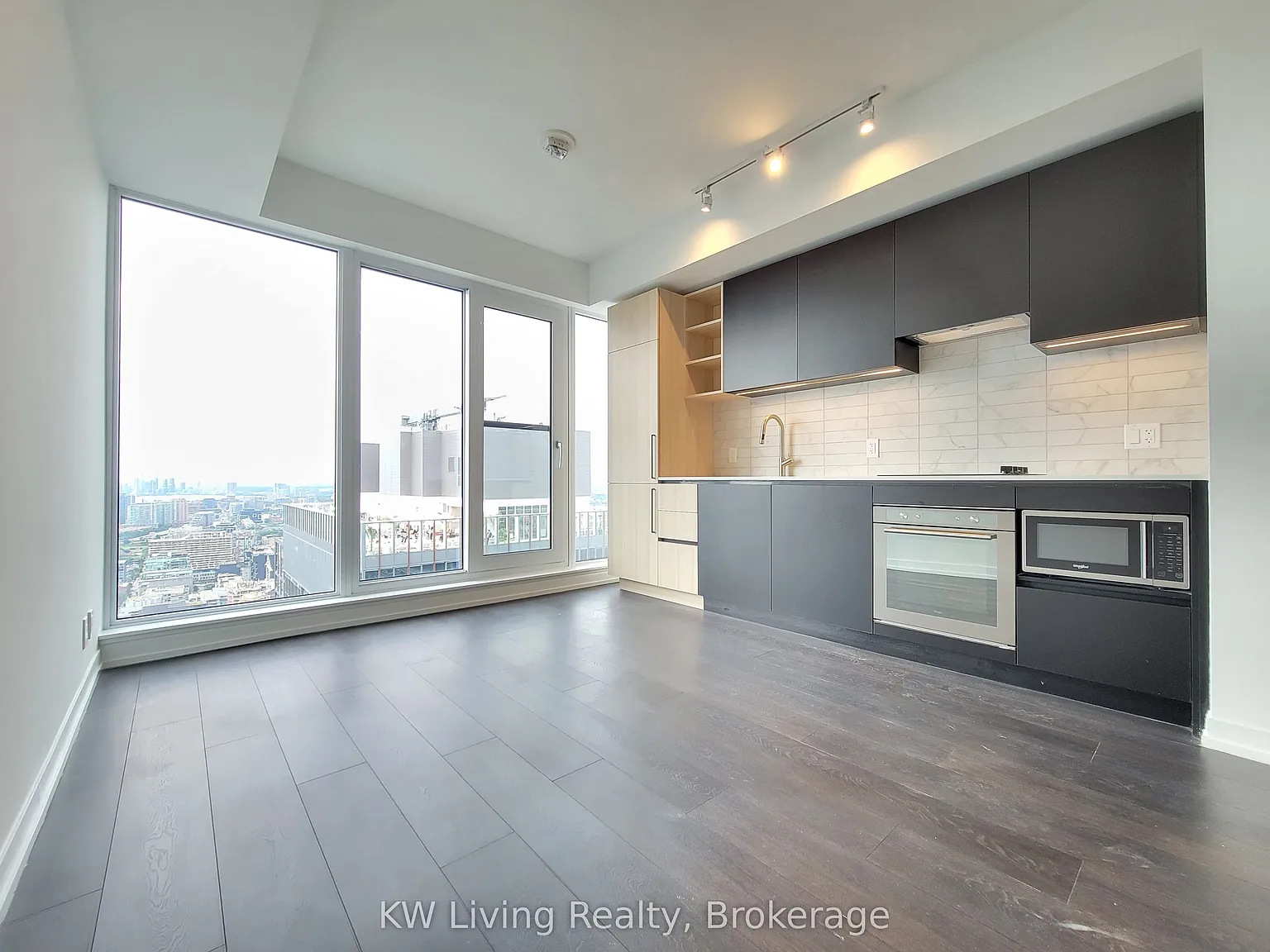 N55 Mercer — Photo 2