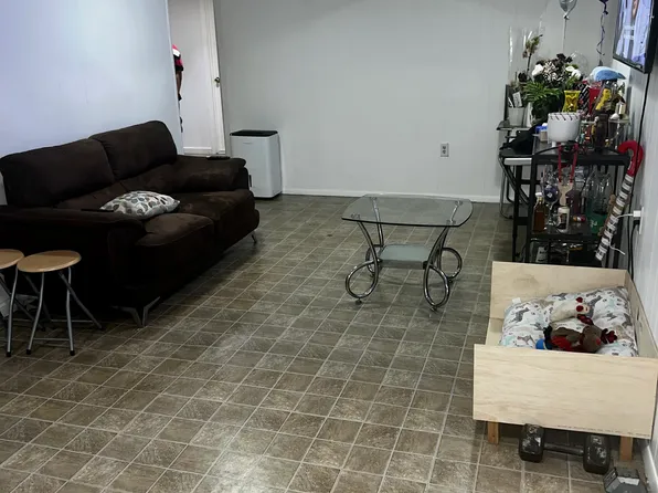 (undisclosed Address), Central Islip, NY 11722