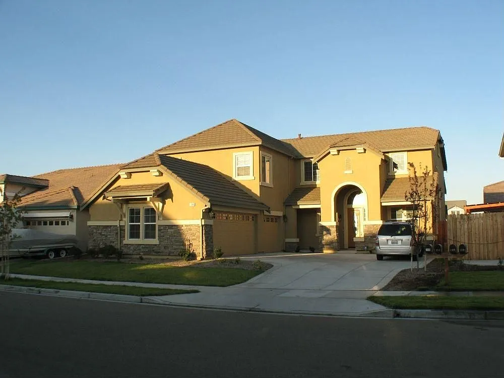 104 Picasso Dr photo 1