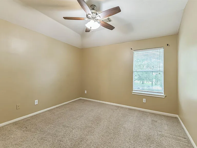20319 Umber Oak Ct — Photo 36