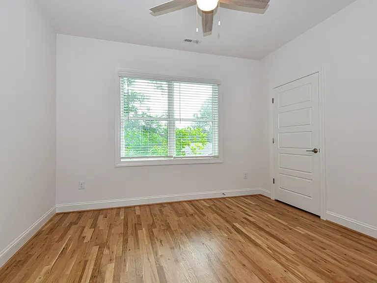 1739 Crest Rd — Photo 11