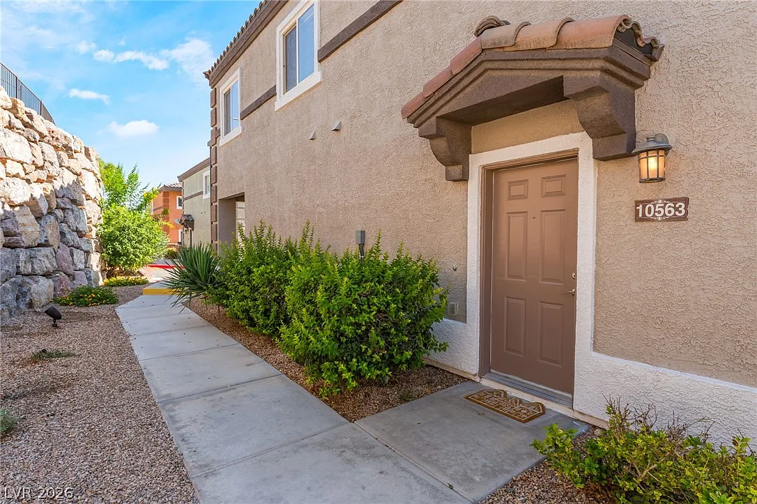 3 bed, 2.5 bath, 1611 sqft, $1,950 — Photo 4