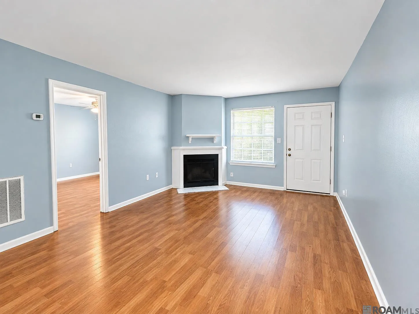 2 bed, 981 sqft, $1,200 — Photo 3