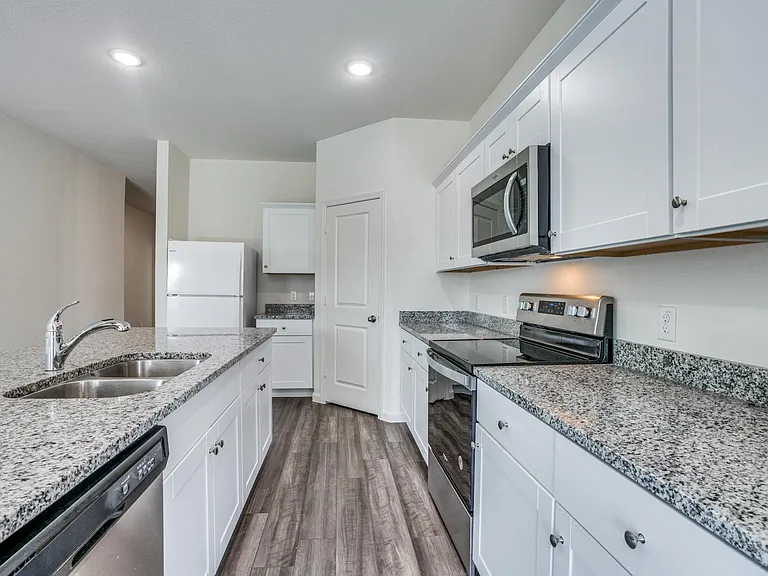 786 Wilshire Dr — Photo 5
