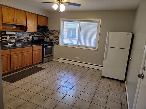 4th image of 3424 Warren Ave #3