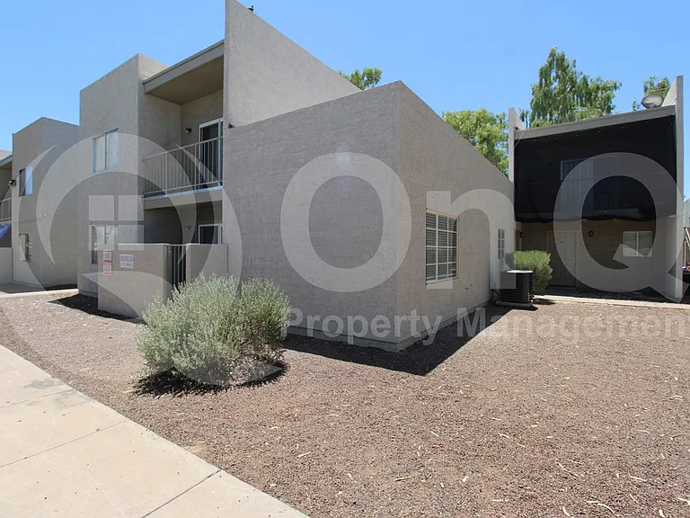 2807 E Paradise Ln #102 — Photo 12