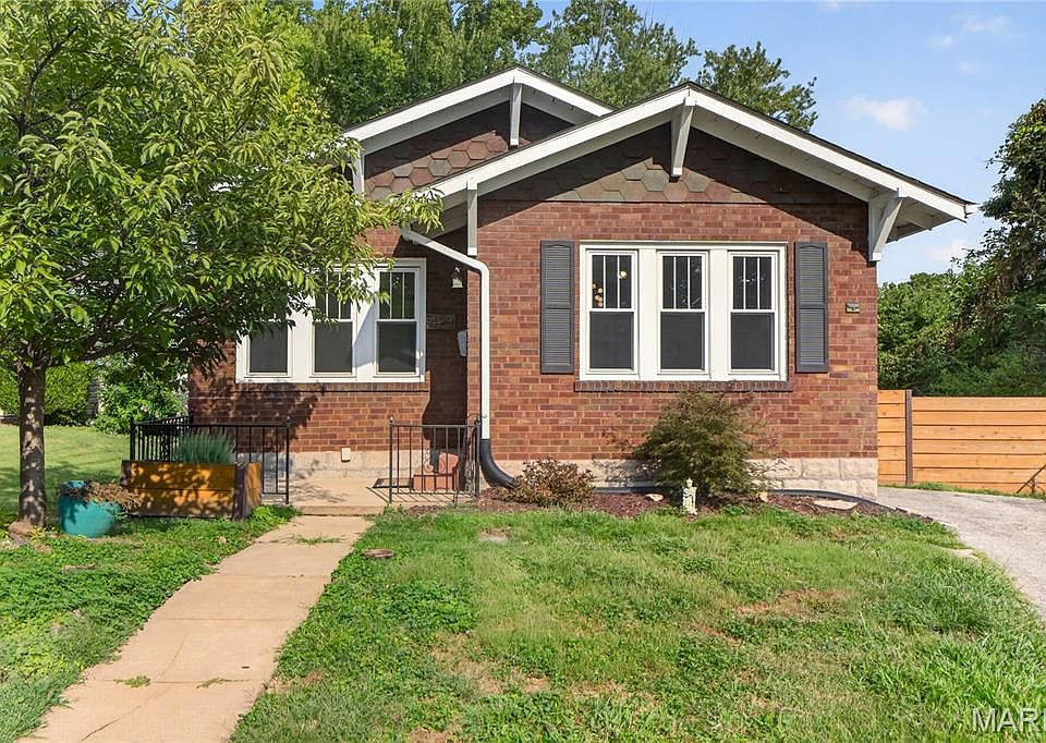 1st image of 423 Heman Dr
