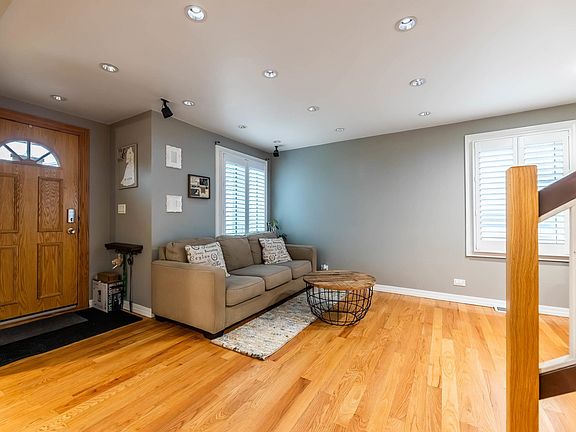3rd image of 5124 W 64th St