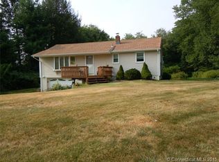 35 Suncrest Dr, Watertown, CT 06795