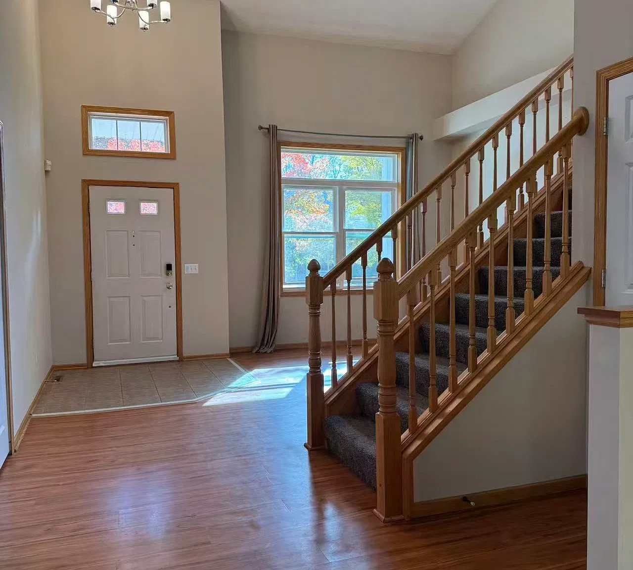 4 bed, 2600 sqft, $2,850 — Photo 2
