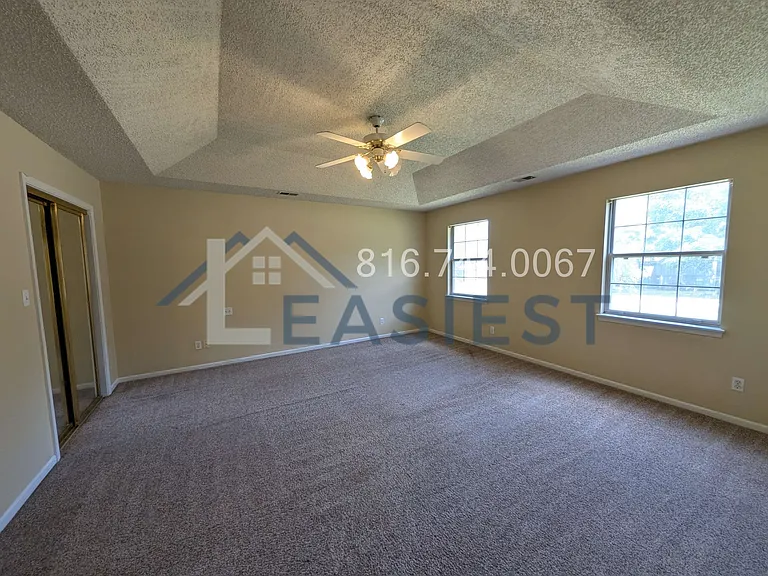 1855 NE Knollbrook St — Photo 11