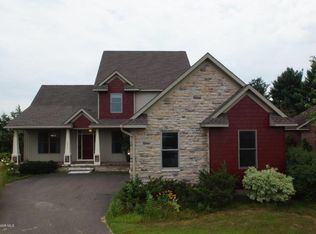 2236 Ruby Rd, Hudson, WI 54016