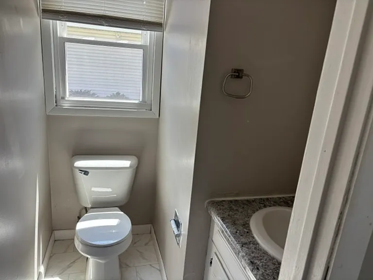 3601 Crestview Dr — Photo 10