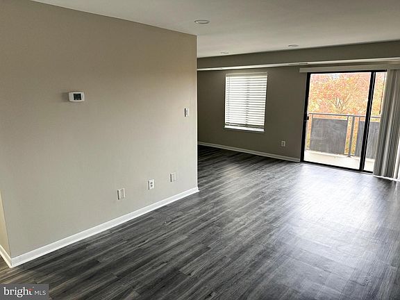 3rd image of 3101 S Manchester St APT 517