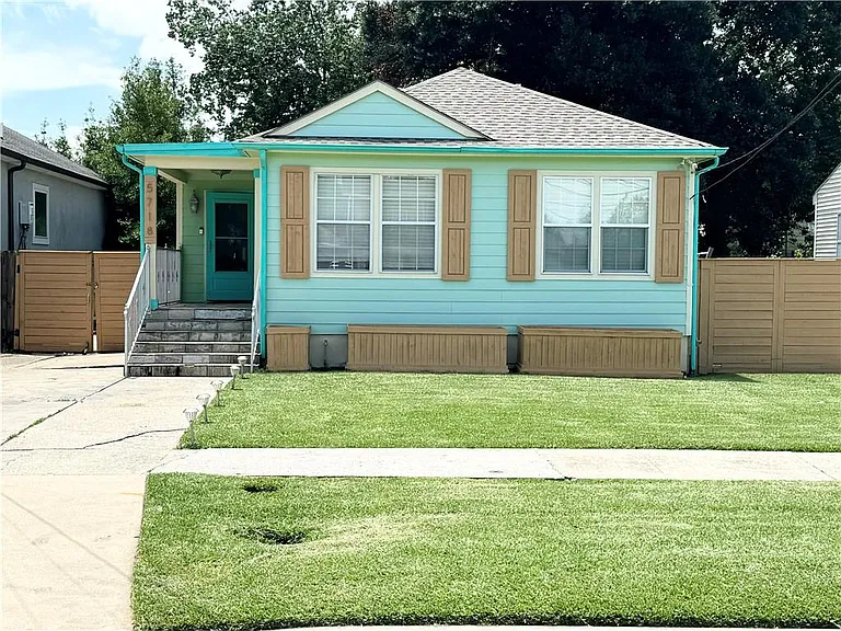 5718 Vermillion Blvd #A — Photo 1