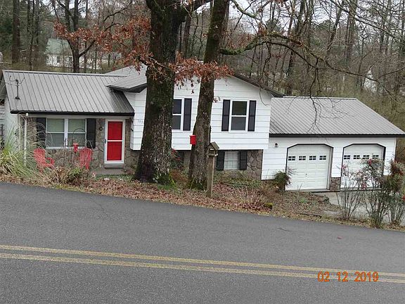 3rd image of 1930 Greendale Dr NE