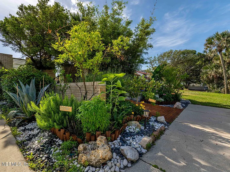 2337 Seminole Rd #A — Photo 30