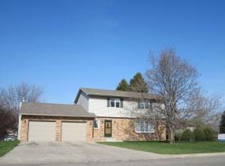 248 S Columbia Ave, Morris, MN 56267