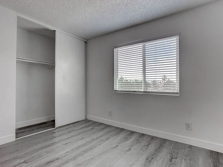 921 Snug Harbor St — Photo 20