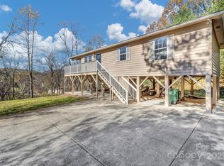 133 Sharon Rd, Fairview, NC 28730